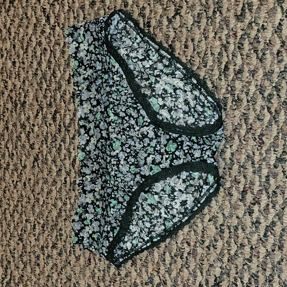 Victoria Secret hip hugger flower lace underwear
